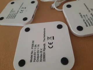 Lote de 3 cargadores inalámbricos y tplink