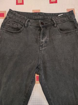 Pantalón vaquero negro