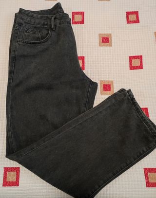 Pantalón vaquero negro