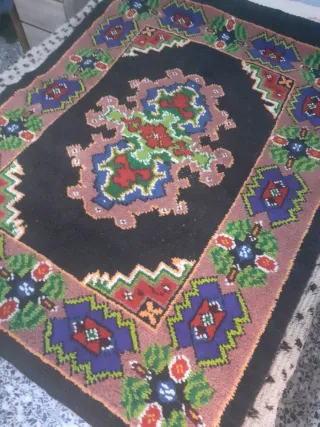 Alfombra de lana tejida a mano