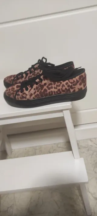 Zapatillas leopardo mujer