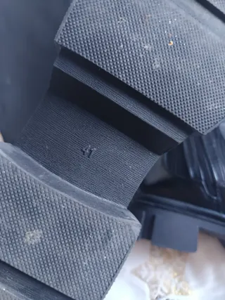 Botas negras altas  con suela track