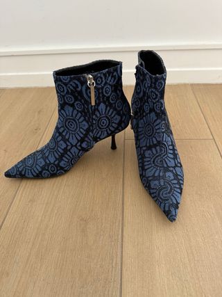 Botines Marini Azul con Bordados