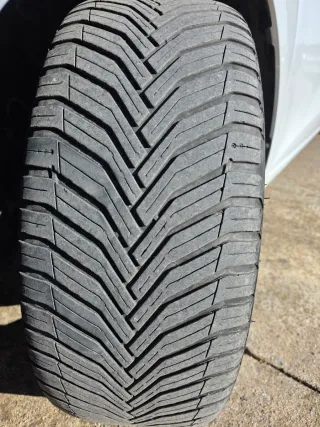 Neumáticos Michelin CrossClimate 2 225/45 R17