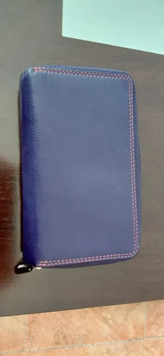 Cartera de mujer morada