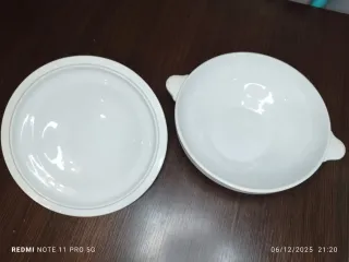 Sopera Francesa Vintage Porcelana Blanca y Dorada