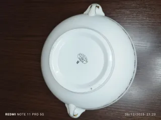 Sopera Francesa Vintage Porcelana Blanca y Dorada