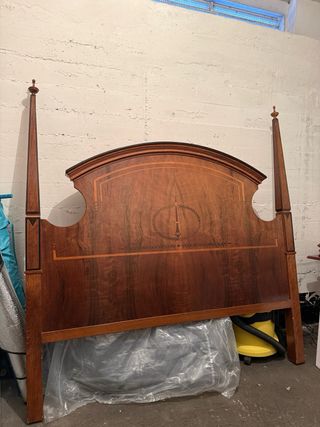 Cabecero de madera tallada 135