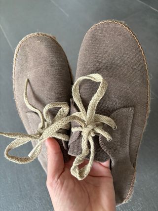 Zapatos de hombre de lona beige y gris