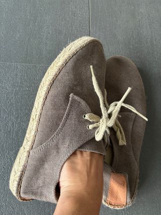 Zapatos de hombre de lona beige y gris