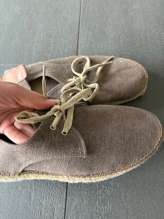 Zapatos de hombre de lona beige y gris