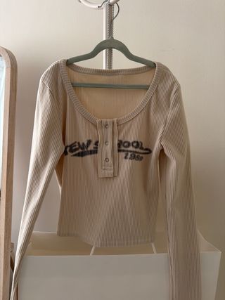 Camiseta beige de manga larga