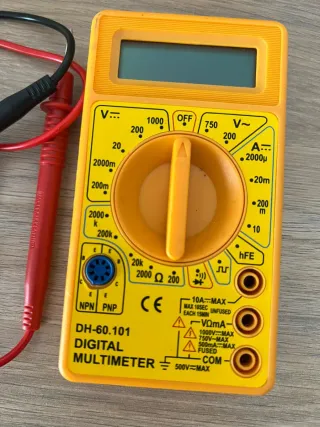 Multímetro Digital DH-60.101 con Caja