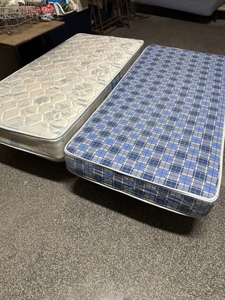 Cama completa: colchón, cabezal y somier