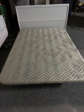 Cama completa: colchón, cabezal y somier