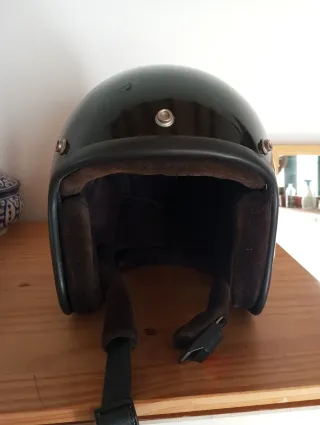 Casco de moto negro