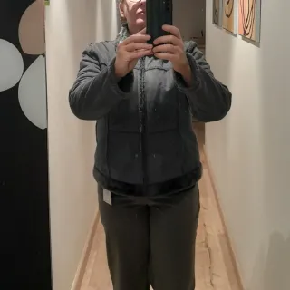 Chaqueta calentita con pelo por dentro