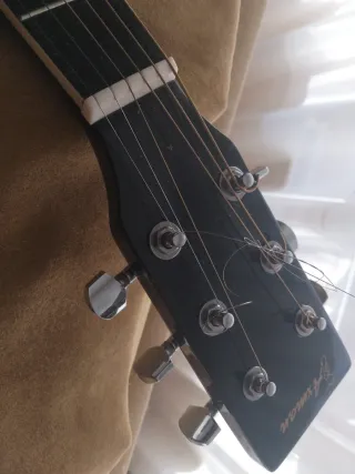 Guitarra Electroacústica Aman Negra