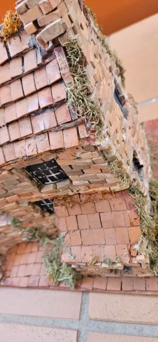 Casita de ladrillos decorativa