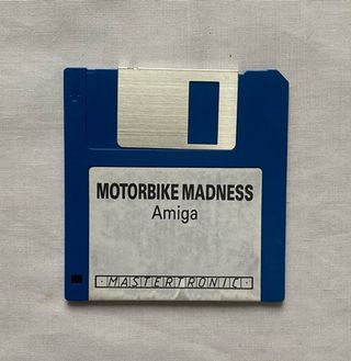 MOTOR BIKE MADNESS  COMMODORE