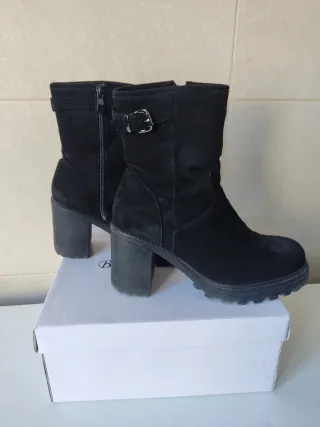 Botas negras tacón con hebilla