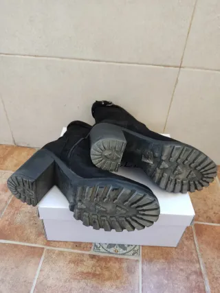 Botas negras tacón con hebilla