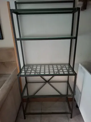 Estantería de cristal y metal negra