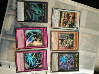 Lotto carte di Yu-Gi-Oh