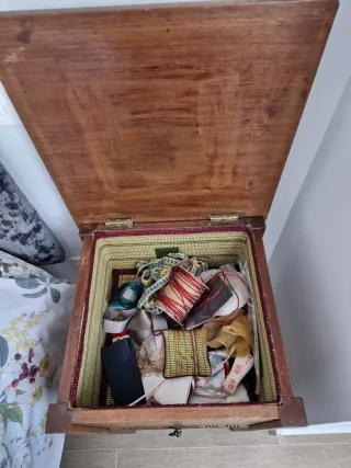 COSTURERO ANTIGUO DE MADERA - interior original