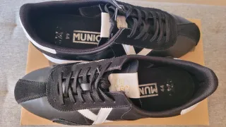 Zapatillas Munich Negras y Blancas