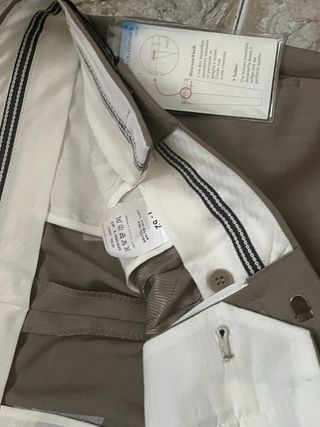 NUEVO. PANTALÓN BEIGE