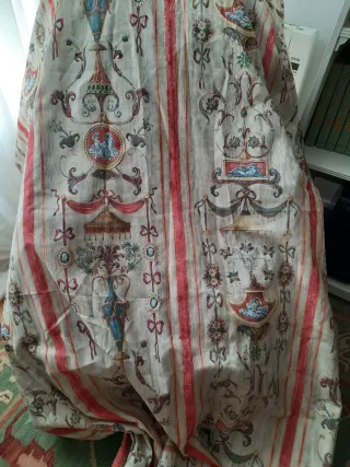 Tende in tessuto beige e rosso 251 cm x 342 cm