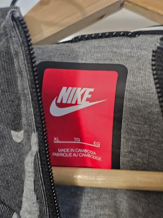 Sudadera Nike Tech mujer muy buen estado