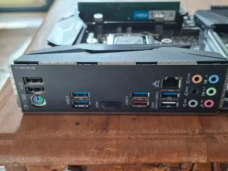 Placa base + procesador + memoria