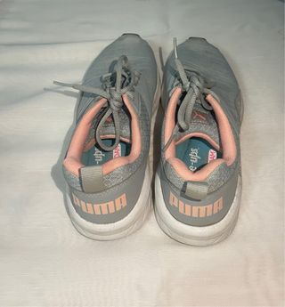Zapatillas puma Gris y Rosa
