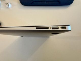 MacBook Air 13 pollici + accessori ottime condizio