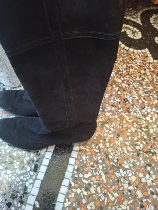Stivali neri in camoscio Tg 39