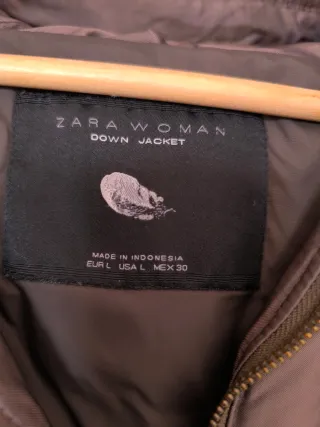 Abrigo acolchado de plumas Zara marrón