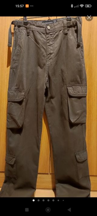 Pantalón tipo cargo