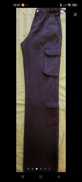 Pantalón tipo cargo