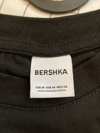 Camiseta Bershka Corazón Rosa y Azul