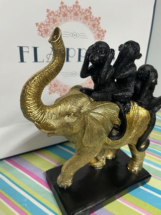 Figura Elefante con Monos Sabios