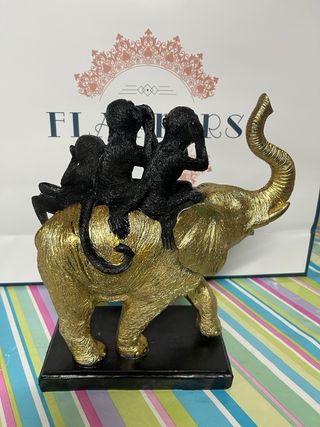 Figura Elefante con Monos Sabios