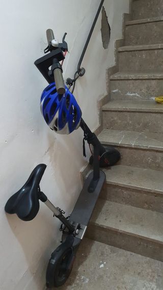 Patinete eléctrico con asiento