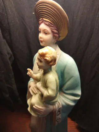 Statuetta Valentino Italy 1999 Madonna Bambino