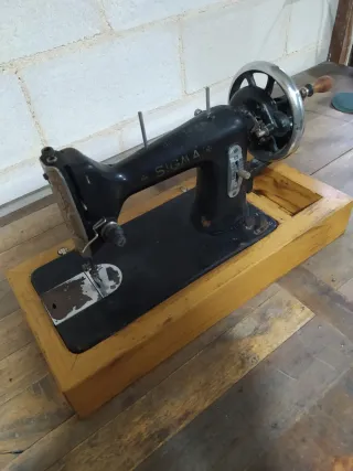 Máquina de coser antigua Sigma