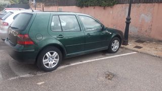 Volkswagen Golf Verde 5 Puertas