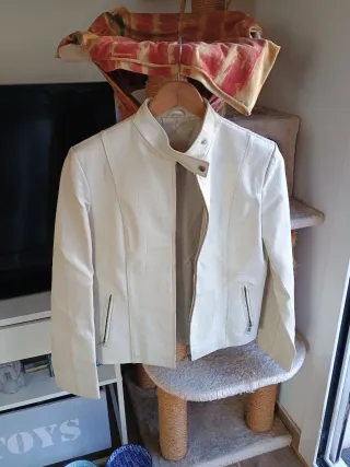 Chaqueta de piel beige