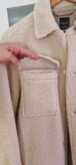 Abrigo largo teddy beige