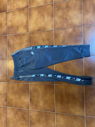 SUDADERAS Y PANTALONES